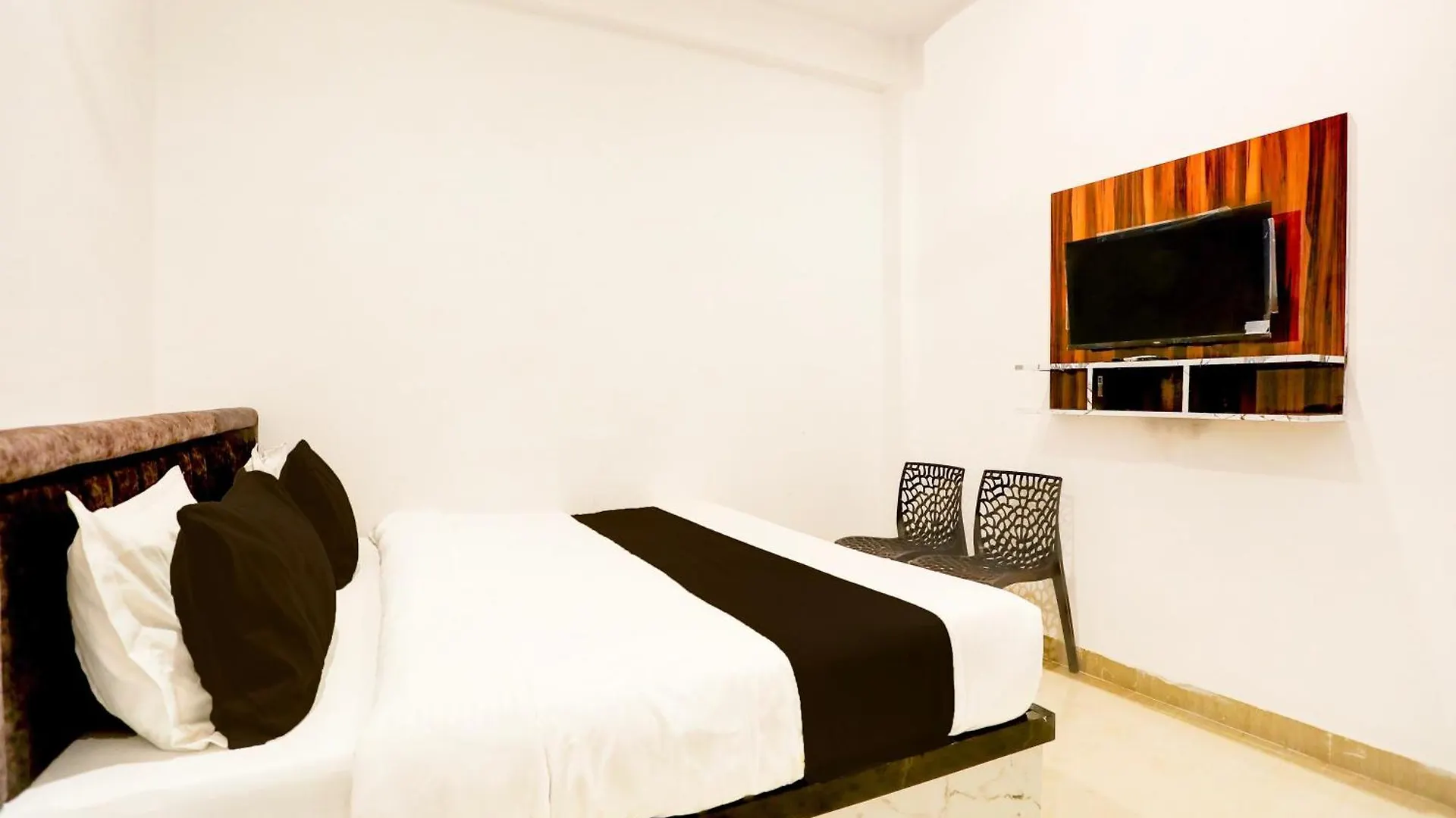 Hotel O Aditya Residency Váránasí 4*,  Indie