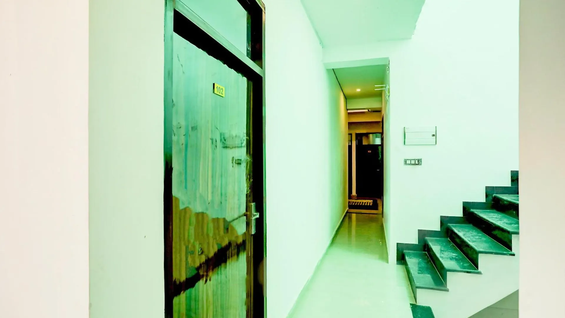 Hotel O Aditya Residency Váránasí