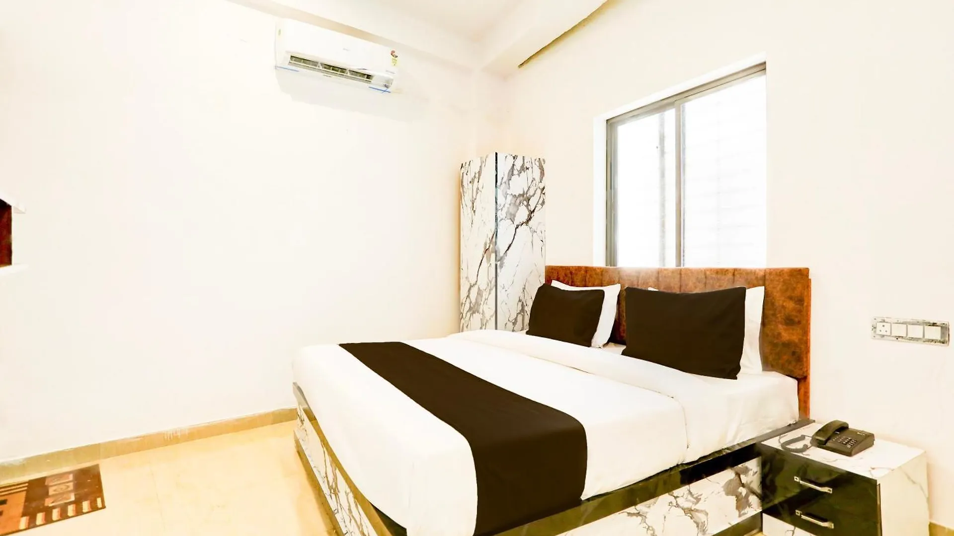 Hotel O Aditya Residency Varanasi 4*,  India
